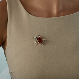 Брошь SOKOLOV - Серебро 925, Фианит, Эмаль, Янтарь (арт. 83040037)